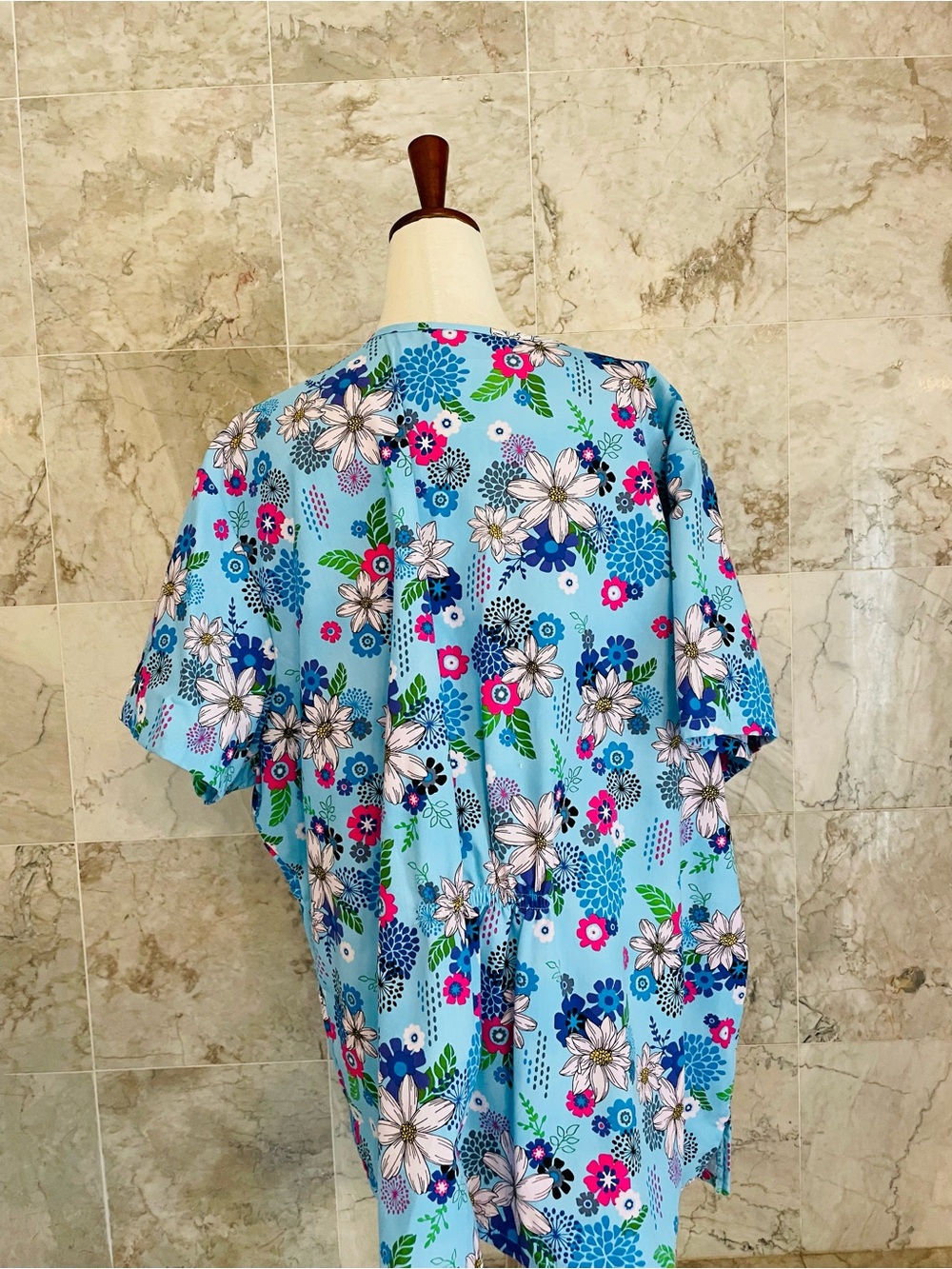 SB Scrubs Floral Short Sleeve Scrub Top - Picture 6 of 8
